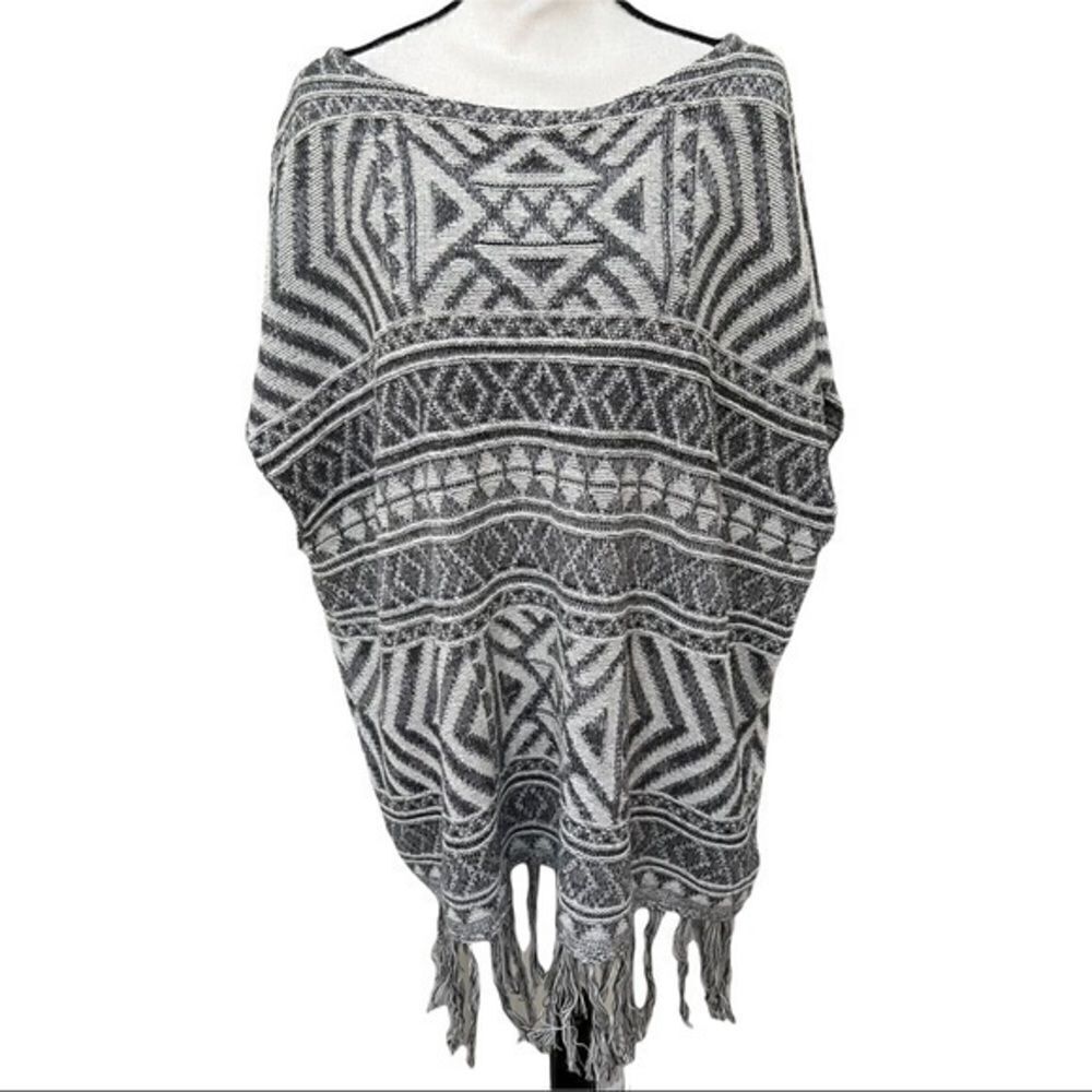 Eight Eight Eight Blanket Poncho Aztec Print Charcoal Heather Grey Sweater S.